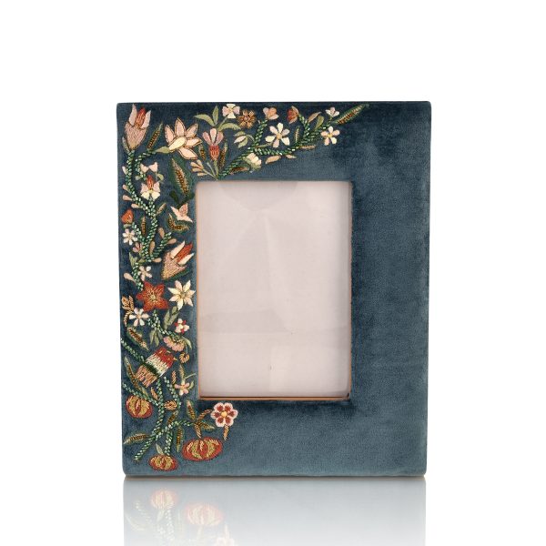 Lamia Photo Frame embellished with a floral design Home Decor